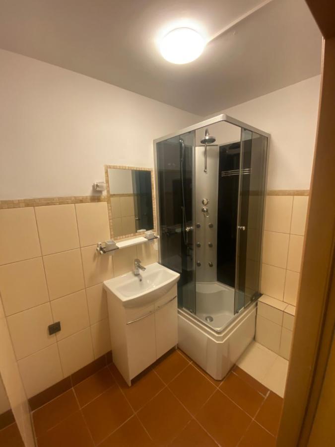 Bora-komorowskiego Hostel